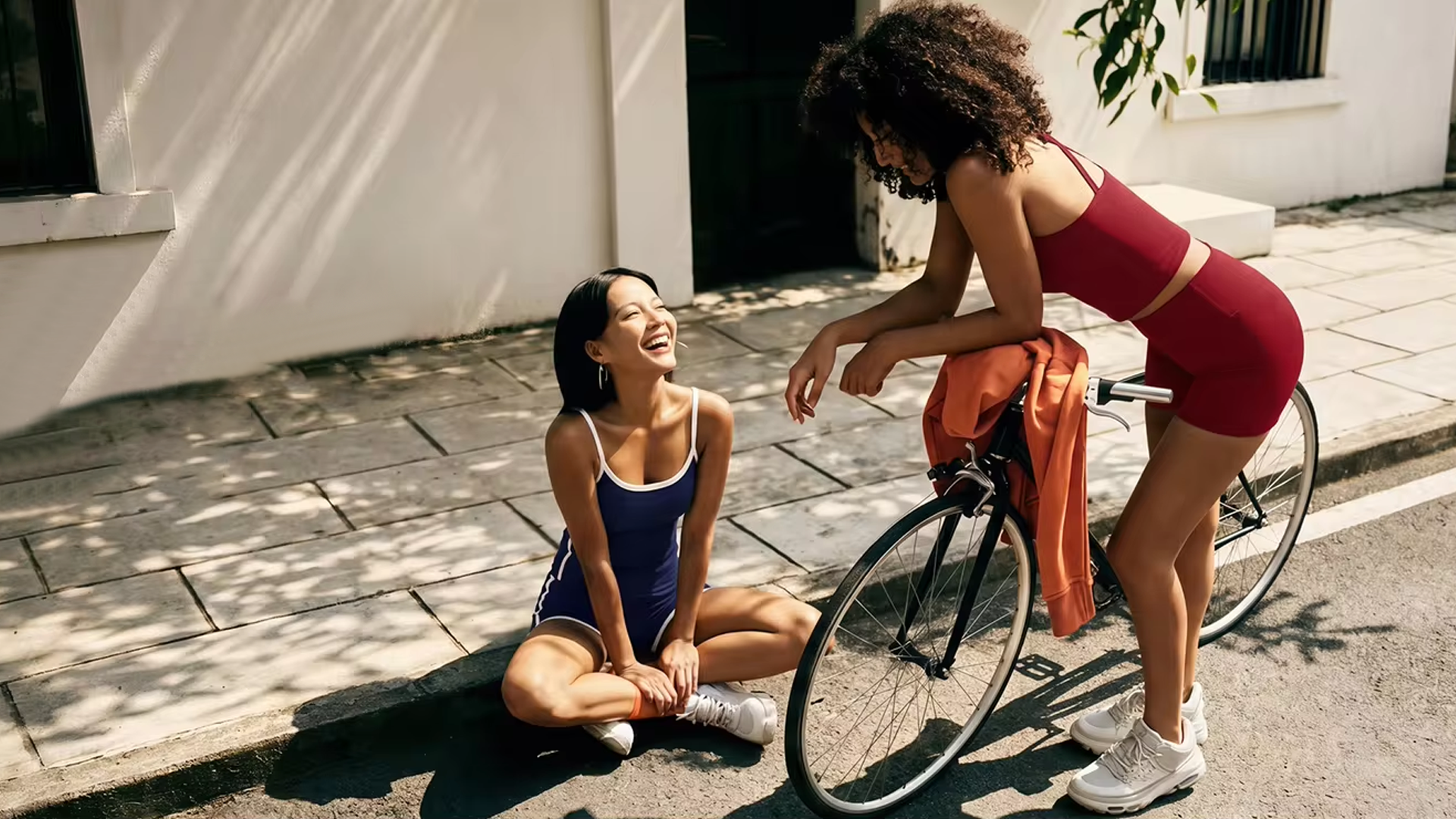 Woman walking in burgundy uonnou activewear